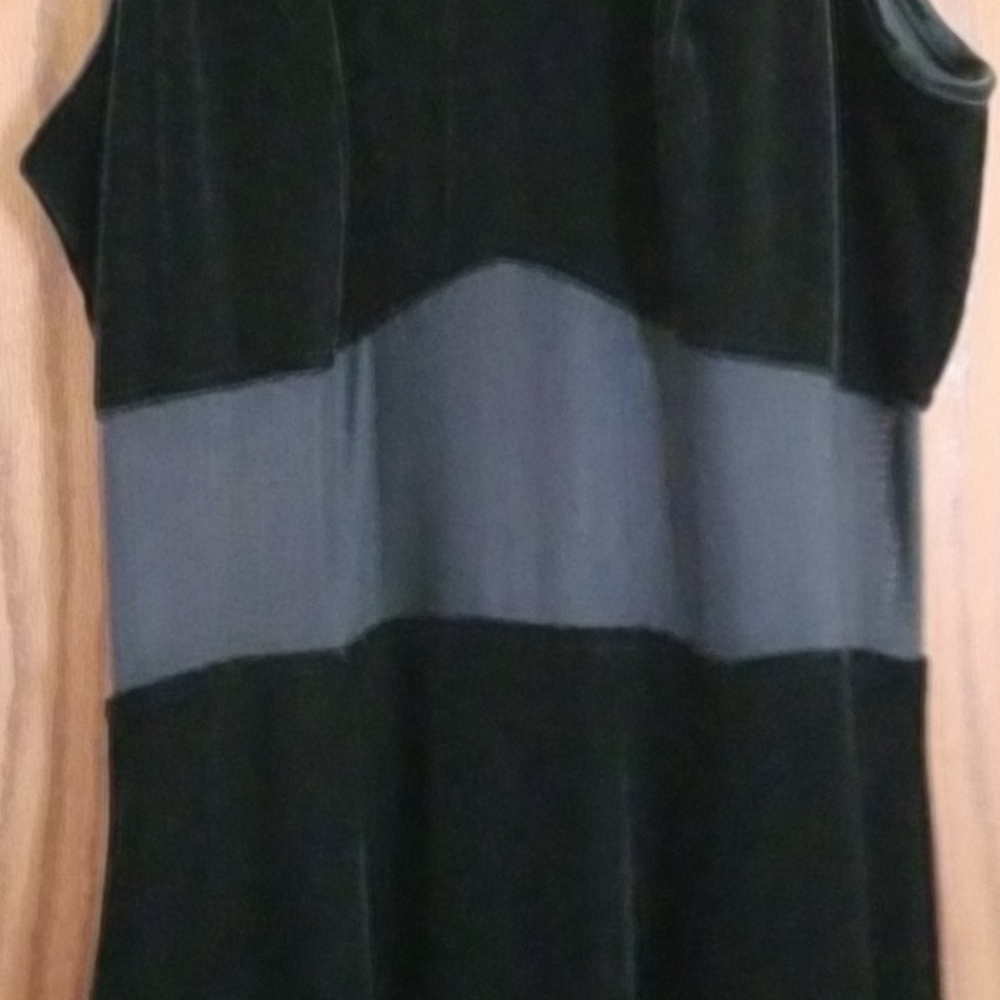 Dress - Picture 3 of 4